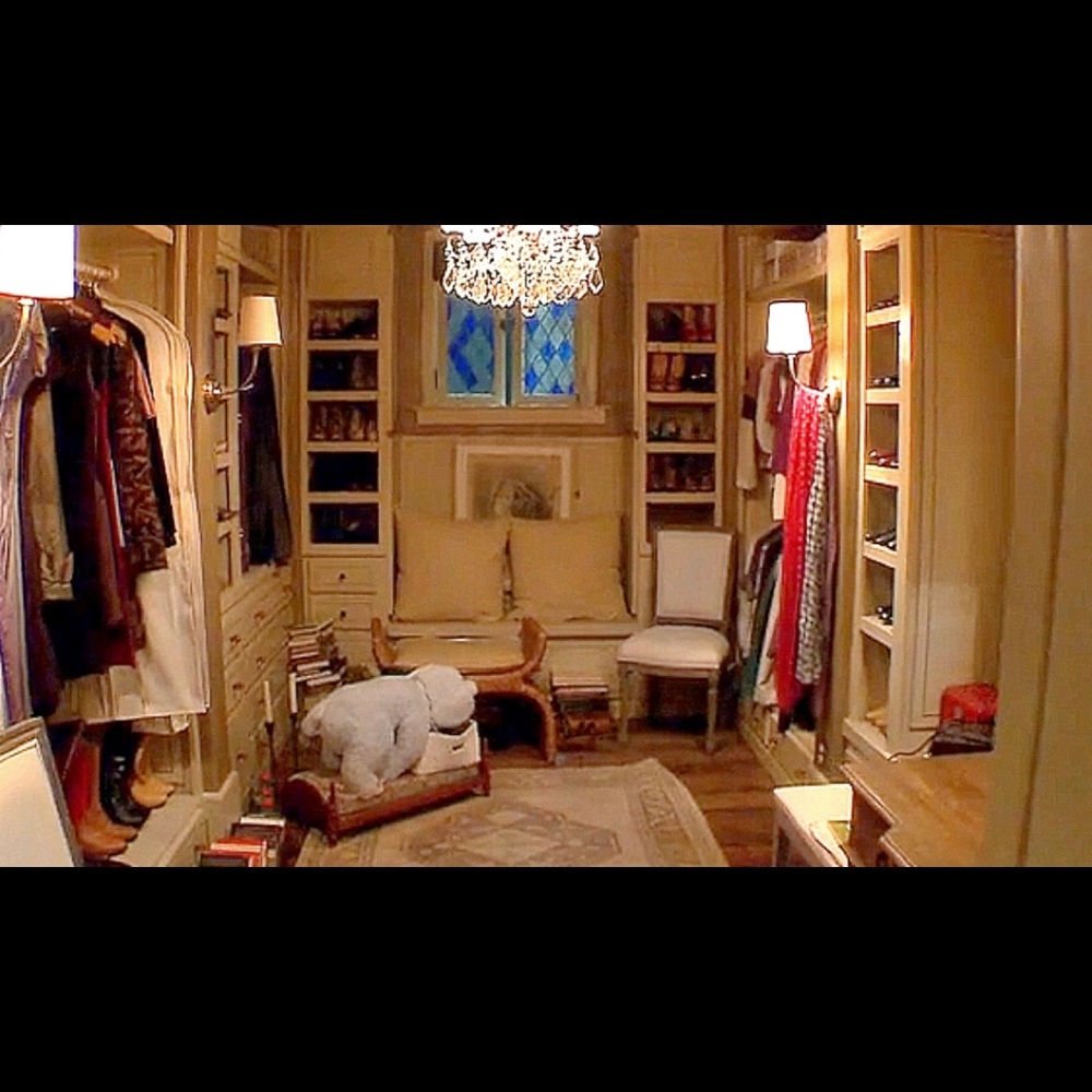 Twilight Bells Swan’s Outfits from her Closet